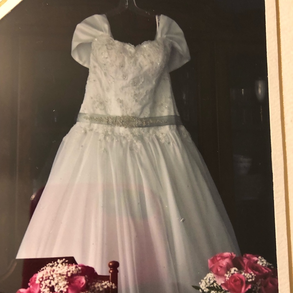 Wedding gown